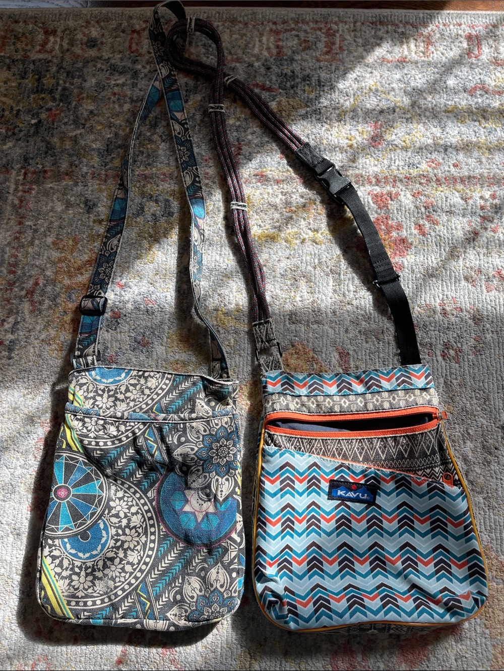 Kavu Blue Chevron Crossbody Bag - Patterned Women's Shoulder Bag 2 ea